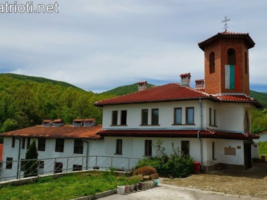 Чекотинският манастир „Св. Архангел Михаил“