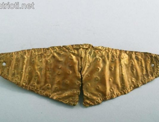 Тракийските нагръдници в България