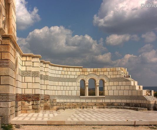 Преславската книжовна школа е първата книжовна школа в България!