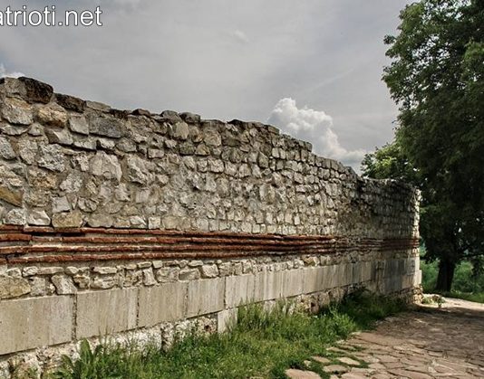 Античната крепост Кастра ад Монтанезиум край град Монтана