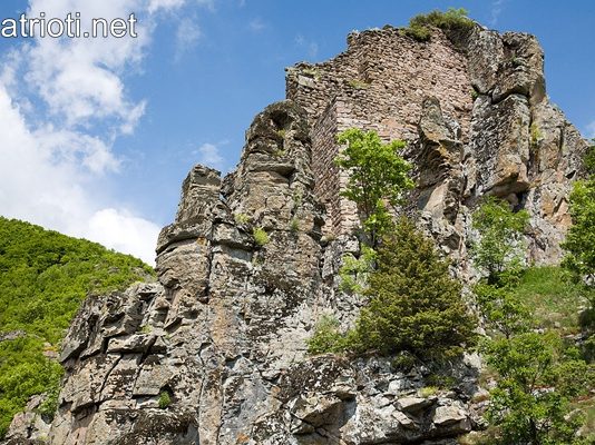 Преданията за Момина кула