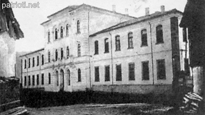 На 2 януари 1835 година в България е открито първото взаимно училище ...