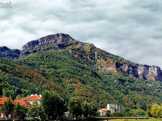 Легендата за връх Петрахиля