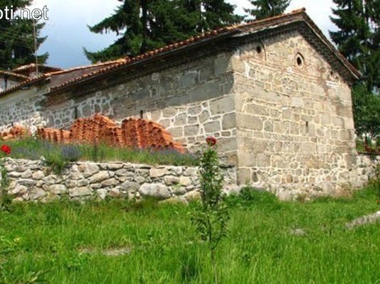 Легендите и чудесата на църквата в Добърско