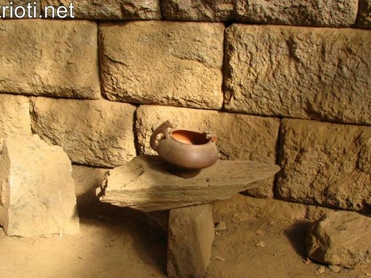 Гробницата до село Старосел, открита от проф. Георги Китов