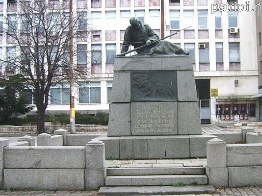 Как един войнишки паметник спасява български земи от Видин до Петрич