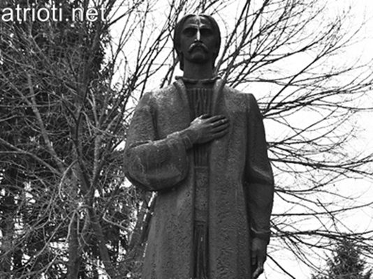 Паметникът на Бачо Киро в Бяла черква