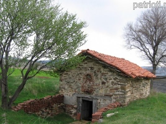 Средновековни църкви в България: Църквата „Свети Спас“ – село Червен брег