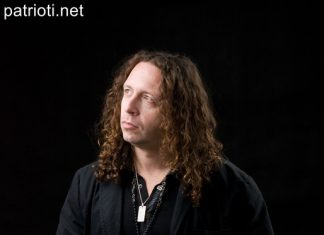 Днес е роден българския рок музикант Валери Славчев!