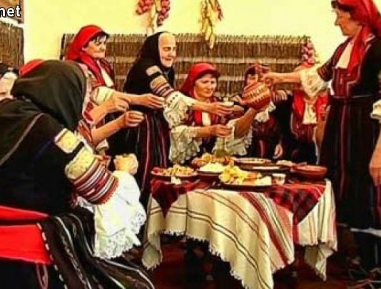 Отбелязваме красив празник. На 8 януари е Бабинден Отбелязваме красив празник. На 8 януари е Бабинден