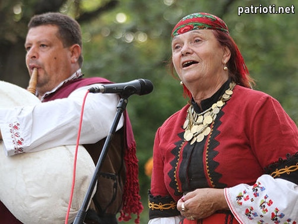 На днешният голям празник Бабинден, рожден ден има великата Валя Балканска